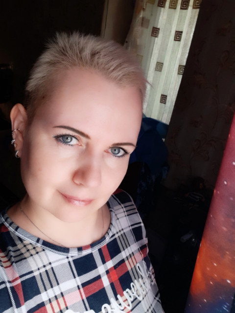 Ирина, Россия, Мурманск, 46 лет, 1 ребенок. Хочу найти Надежного, с чувством юмора для серьёзных отношений.Свободна, ищу мужчину для серьёзных отношений. 🤗