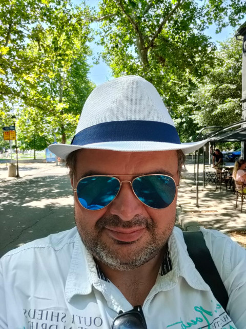 Дмитрий С, Россия, Всеволожск, 49 лет, 1 ребенок. Девушку (это когда возраст до 34 лет) ищу стройную (это когда вес 55-65 кг) и высокую (это когда росЕсть работа, зарплата, квартира, машина и даже дача (в Болгарии). Ребенок живет с бывшей в Спб. Нужн