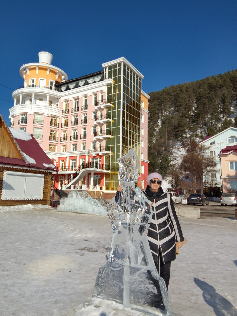 Тамара, Россия, Иркутск, 65 лет, 2 ребенка. Познакомлюсь с мужчиной для дружбы и общения. МОЕГО ВОЗРАСТА . Живу за городом на даче Иркутская область Пенсионерка. 64 года . активно занимаюсь огородом . в зимн