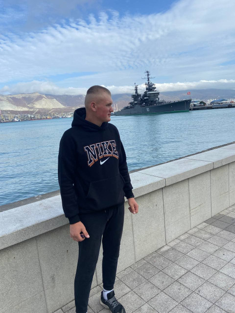 Илья, Керчь, 25 лет, 5 фото. Он ищет её: девушкой для любви и серьезных отношений, воспитания детей, рождения совместных детей, дружбы и обще  Анкета 710000. 