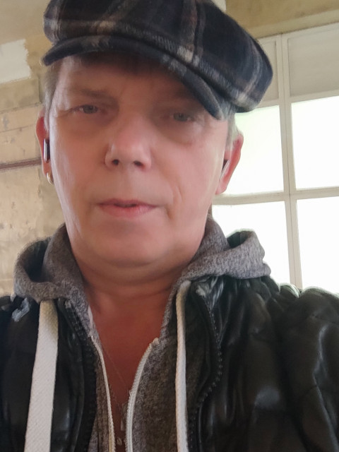 Дмитрий, Санкт-Петербург, м. Лесная, 60 лет, 2 ребенка. Хочу найти Желательно, которая следит за своей фигурой 🤣 Я за серьёзные отношения, разовые не интересуют