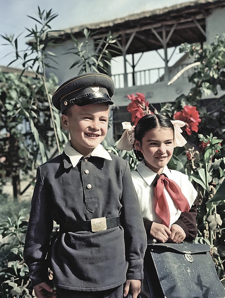 Империя наносит ответный удар: школьная форма возвращается?