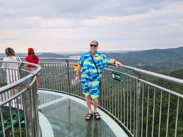 Станислав, Санкт-Петербург, м. Ладожская, 57 лет. Познакомлюсь с женщиной для дружбы и общения, проведения совместного досуга и отпуска. 50-55 лет, срСкромный, не курю, люблю путешествовать по миру, но не всегда удаётся поехать туда, куда хочется, ос