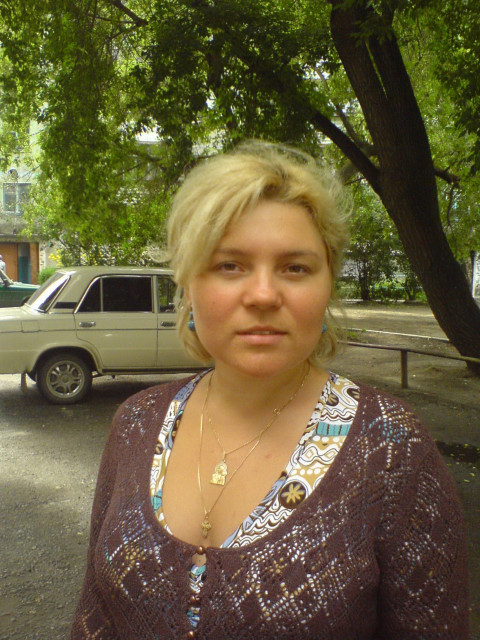 Анна, Россия, Курган, 45 лет. Хочу найти Вы: живете с котом, в центре города, имеете стабильную регулярно оплачиваемую работу, умеете мечтатьИщу активного позитивного мужчину из городских. В деревню просьба меня не приглашать.