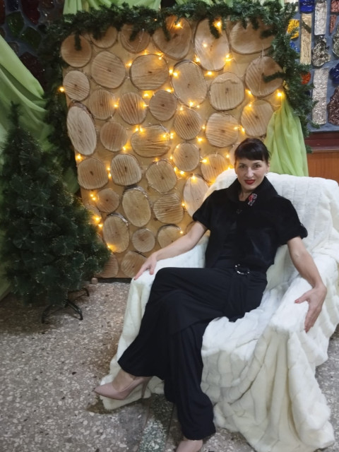 Евгения, Омутнинск, 47 лет, 1 ребенок, 5 фото. Познакомлюсь с мужчиной для любви и серьезных отношений.  Анкета 715526. 