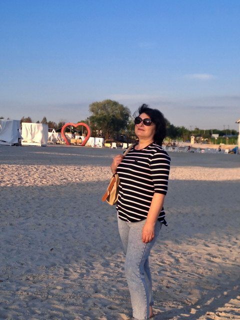 Элина, Россия, Серпухов, 52 года, 1 ребенок. Познакомлюсь с мужчиной для любви и серьезных отношений, гостевого брака.свободная, независимая, деловая, с дочерью, зятем и внучками… привыкшая к крепкому плечу ( плечо рас