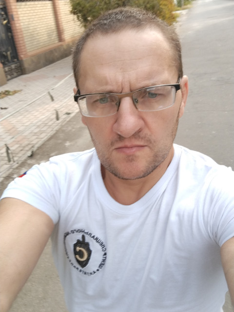 Александр, Россия, Бердянск, 45 лет, 2 ребенка. Познакомлюсь с женщиной для любви и серьезных отношений, брака и создания семьи. Анкета 720979. 