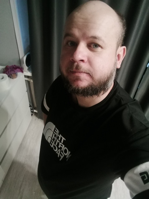 Саша, Россия, Рязань, 32 года, 1 ребенок. Познакомлюсь с женщиной для любви и серьезных отношений, брака и создания семьи, воспитания детей. ГЖиву вдвоем с дочкой. Добрый, застенчивый