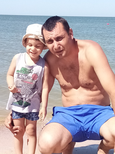 Николай Гаманов, Россия, Ростов-на-Дону, 40 лет, 1 ребенок. Хочу найти Порядочную, для семейной жизниНе пьющий, работающий.