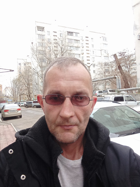 Вадим, Россия, Железногорск, 44 года. Познакомлюсь с женщиной для дружбы и общения. Остальное потом. В разводе работаю вахтам. 