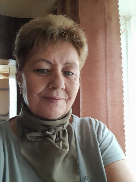 Нина, Россия, Волгоград, 61 год, 4 ребенка. Хочу найти Чтобы руки были на своём месте, честность в отношениях, пусть курящий но не алкоголикРаботающая пенсионерка, хорошая хозяйка, чистоплотная. Живу в доме.