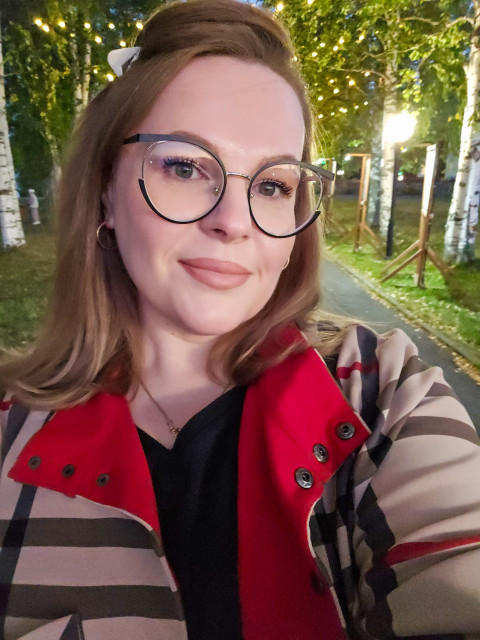 Мария, Россия, Архангельск, 38 лет, 3 ребенка. Ищу общение, дальше, как получится. У меня трое детей, 14, 11 лет и 3 года. Была в очень сложных отн