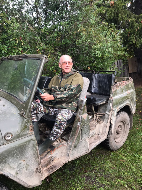 За рулем кабриолета.