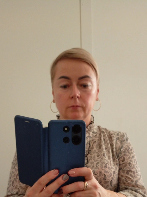 Вера Семёнова, Россия, Великий Новгород, 48 лет, 1 ребенок. Она ищет его: Ищу свободного мужчину от 47 до 57 л из В. Новгорода, доброго, порядочного, независимого, равнодушноСвободная, не курю, дочь взрослая, добрая, застенчивая