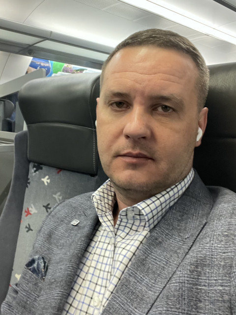 Дмитрий, Москва, м. Некрасовка, 43 года. Познакомлюсь с женщиной для дружбы и общения.Приветствую тебя прекрасная незнакомка. 
О себе: свободный, адекватный, работающий, 42/176/78, живу