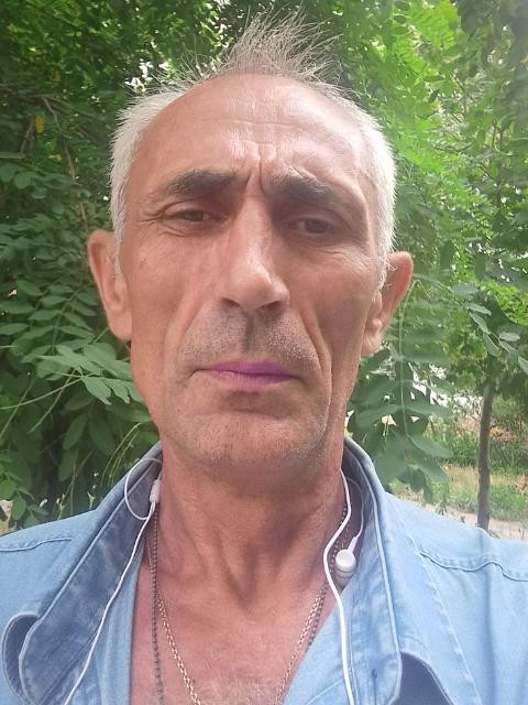 Александр, Россия, Волгоград, 53 года, 2 ребенка. Познакомлюсь с женщиной для любви и серьезных отношений, брака и создания семьи.Я на пенсии хочется встретить женщину которая будет честной любящий