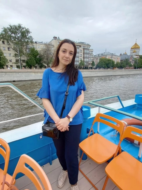 Пируза, Москва, м. Солнцево, 38 лет, 1 ребенок. Хотелось бы встретить мужчину для серьезных отношений, с кем я могу быть собой. Доброго, надёжного, Родилась и живу в Москве . Есть дочка 10 лет. 
Девушка с чувством юмора и огромным желанием быть сч