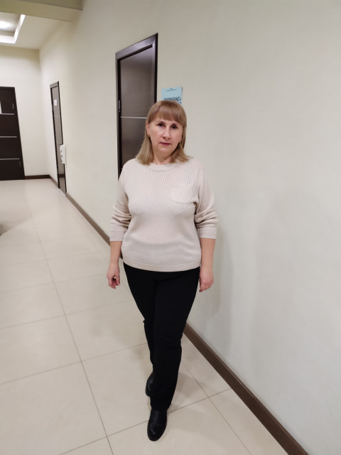 Елена, Россия, Коломна, 49 лет, 1 ребенок. Есть единственная дочка, 12 лет. Интересуют серьезные отношения.