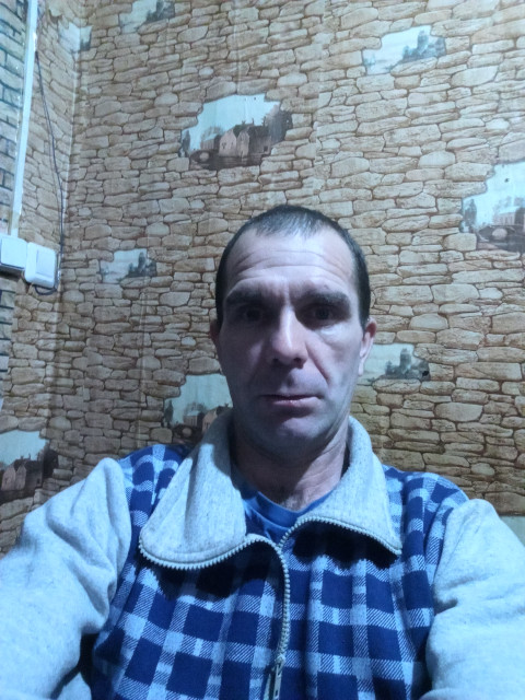 Дмитрий Простой Парень, Россия, Брянск, 42 года, 1 ребенок. Хочу найти Добрую милую верную и понемающую.Добрый, нежный, не пью не курю.