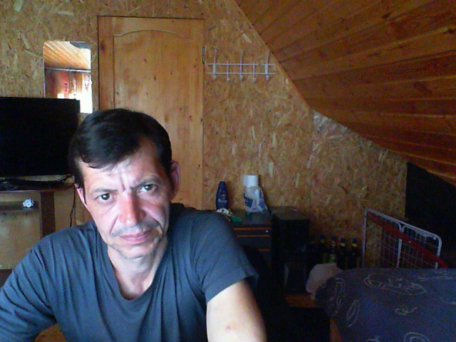 Владимир Баландин, Россия, Москва, 50 лет. Работаю промышленным альпинистом при госинституте минералогии