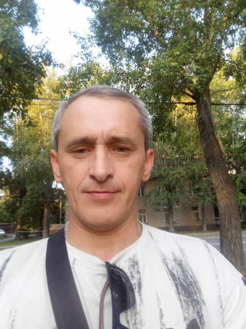 Алексей, Россия, Новосибирск, 48 лет. Познакомлюсь с женщиной для любви и серьезных отношений, брака и создания семьи, воспитания детей, рНе женат и не был, детей нет, но хотелось бы. Работаю, не пьющий практически, очень редко и в меру. 