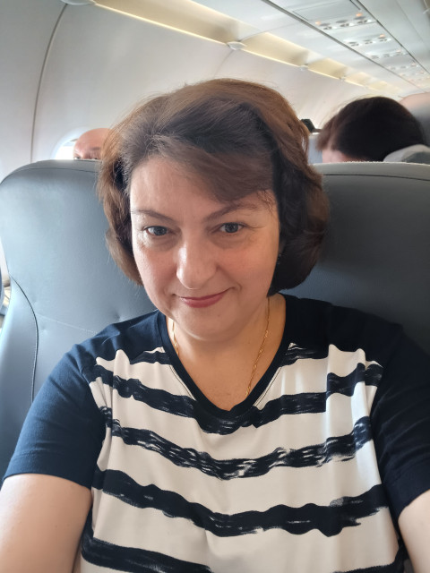 Ира, Москва, м. Бульвар Дмитрия Донского, 52 года, 1 ребенок, 2 фото. Ищу спутника жизни! 
Познакомлюсь с мужчиной для серьёзных отношений, возможно совместной жизни.  Анкета 748523. 