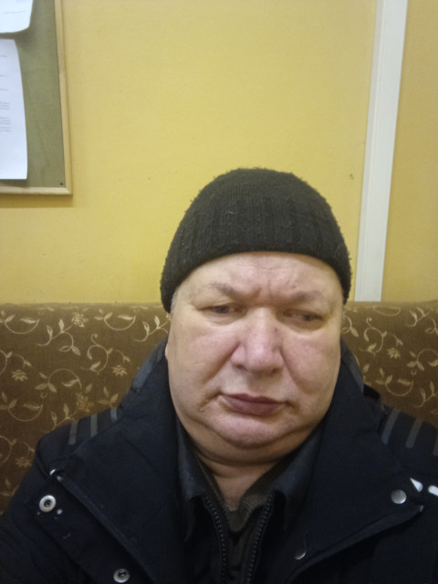 Виктор, Санкт-Петербург, м. Ладожская, 50 лет. Хочу найти Которой я нужен.Не женат, разведён, дети взрослые, одинок, в поиске, курю, не пью.