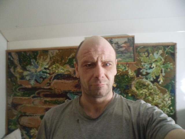 Ден Пех, Россия, Неболчи, 43 года. Хочу найти доброю и вернуюзанимаюсь техникой стройкой