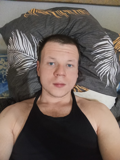 Денис Федотов, Россия, Санкт-Петербург, 30 лет. Хочу встретить женщину своих лет, не зануду, для серьёзных отношенийПростой парень, работаю