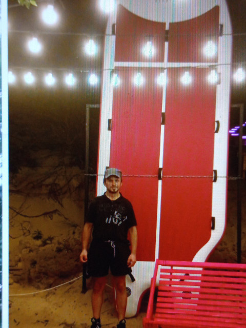 Евгений, Россия, Калининград, 40 лет. Хочу встретить милую, нежную которая действительно хочет серьезных отношений.Творческая личность