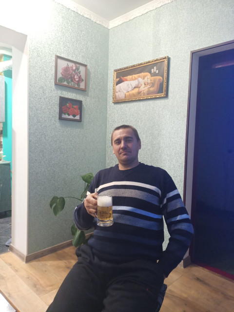 Василий, Россия, Мариуполь, 42 года, 2 ребенка. Познакомлюсь с женщиной не курящей и хозяйственнойВ поиске женщины для создания семьи