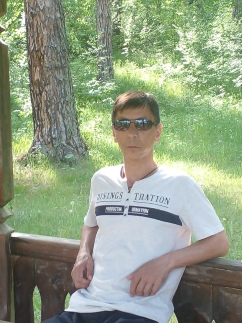 Александр, Новосибирск, 47 лет, 2 фото. Ищу: Симпатичную, спакойную домашнюю своего Телосложения  Анкета 762529. 