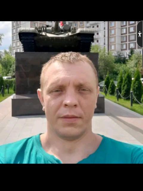 Сергей Воробьёв, Москва, м. Косино, 43 года, 1 ребенок. То тут то там. 
Готов пообщаться и определиться единомышленники ли мы )))