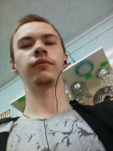 Евгений, Россия, Брянск, 28 лет, 1 ребенок. Познакомлюсь с женщиной для любви и серьезных отношений, брака и создания семьи, воспитания детей, р Анкета 769369. 