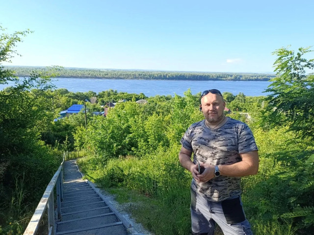 Андрей, Россия, Москва, 47 лет, 1 ребенок. Познакомлюсь с доброй, понимающей и откровенной девушкой для дружбы и общения для начала а там вам решать)...  Анкета 770898. 
