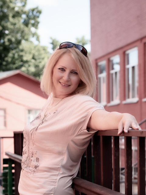 Уля, Россия, Москва, 51 год, 1 ребенок. Познакомлюсь с мужчиной для любви и серьезных отношений.Веселое и жизнерадостное создание. Ценю гармонию и комфорт.