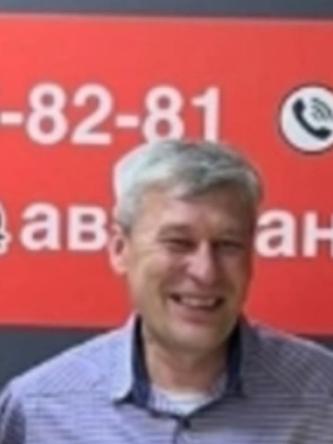 Сергей, Россия, Уфа, 49 лет. Познакомлюсь с женщиной для любви и серьезных отношений, дружбы и общения.Живу один, есть квартира, авто и сад, образование высшее, работаю преподавателем, курю, редко выпива