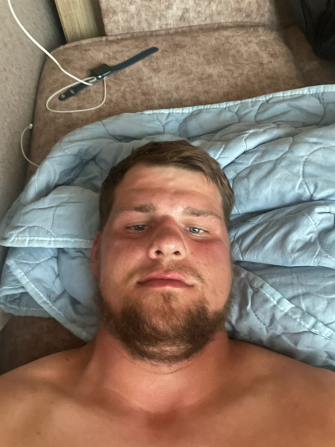 Саша, Россия, Тула, 24 года. Хочу найти Страстную 
, добрую умную и любимуюКрепкий сильный мужчина ищет себе спутницу