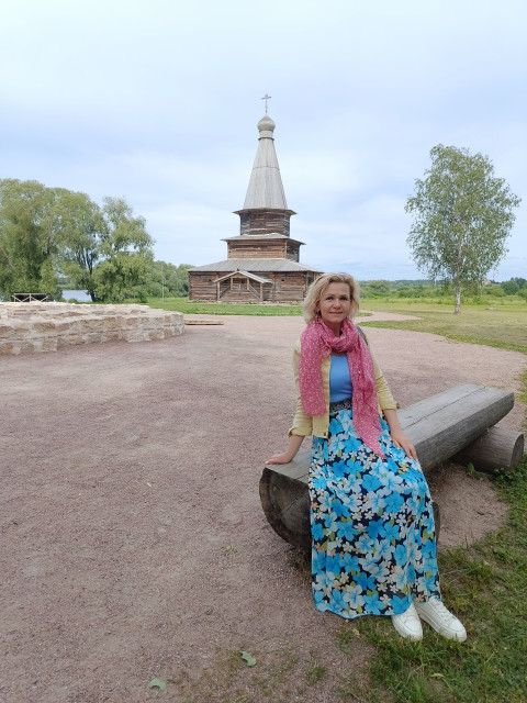 Инна, Россия, Санкт-Петербург, 45 лет, 2 ребенка. Познакомлюсь с мужчиной для брака и создания семьи, дружбы и общения. Ответственного, с чувством юмоРазведена, со мной проживает сын 12лет. Люблю готовить, проводить время с семьёй, друзьями.