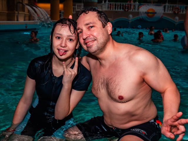 Я и моя дочь в аквапарке