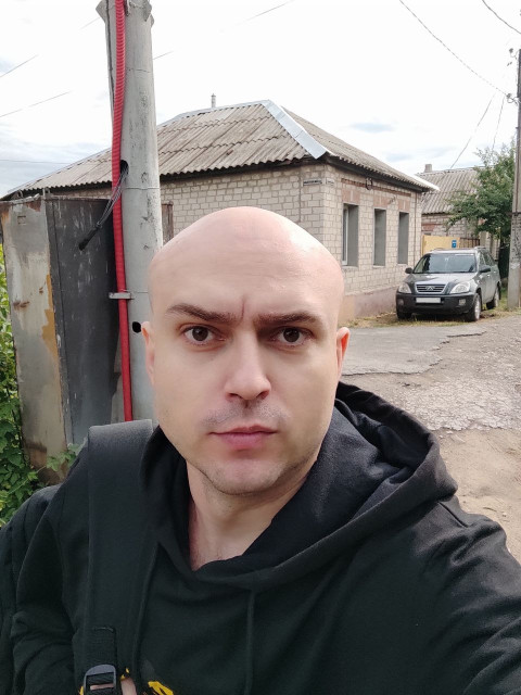 Максим, Россия, Луганск, 31 год. Хочу найти Надёжную, добрую, искреннюю, любящую без памяти. Анкета 790392. 