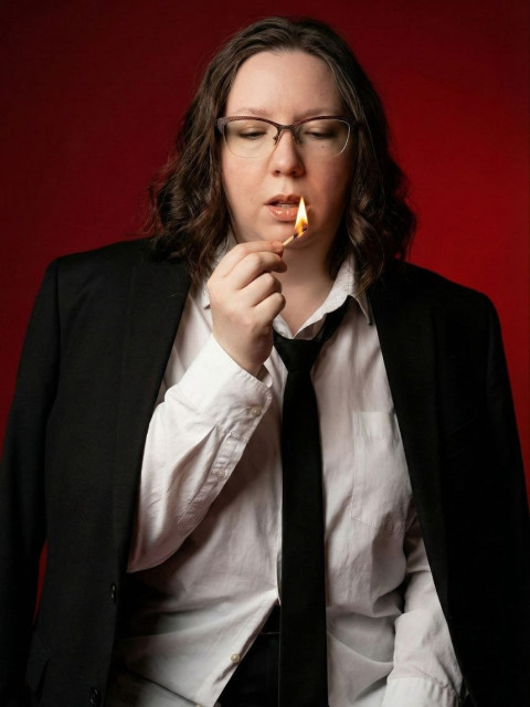 Анастасия Царёва, Санкт-Петербург, м. Проспект Ветеранов, 34 года, 2 ребенка. Хочу найти С руками из нужного места и мозгамиЕё глаза на звёзды не похожи, 
Нельзя уста коралами назвать
Небелоснежна плеч открытых кожа, 
и т