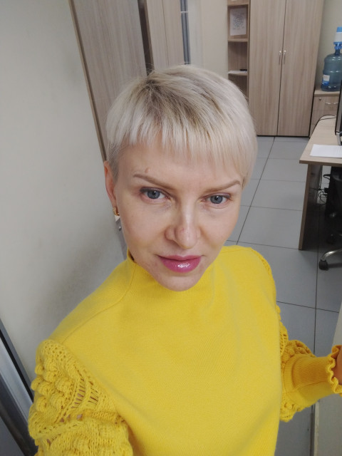 Елена, Россия, Нижний Новгород, 54 года. Хочу встретить друга, союзника, любимого и любящего меня мужчину. 
Самодостаточного, надёжного, любящего...  Анкета 792571. 