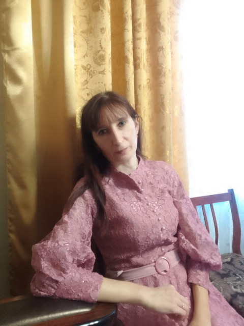 Елена, Россия, Белая Калитва, 46 лет, 2 ребенка. Она ищет его: Познакомлюсь с мужчиной для любви и серьезных отношений, брака и создания семьи, воспитания детей.Воспитываю младшую дочь и очень хочу чтобы в нашей жизни появился ещё один человек для которог