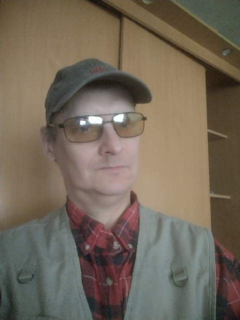 Владимир, Санкт-Петербург, м. Озерки, 52 года. Познакомлюсь с женщиной для брака и создания семьи. По цвету волос не важно. С той которая бы принимЯ живу и работаю в Петербурге. Не женат . Детей нет. Не судим. 27 лет работал учителем. 





