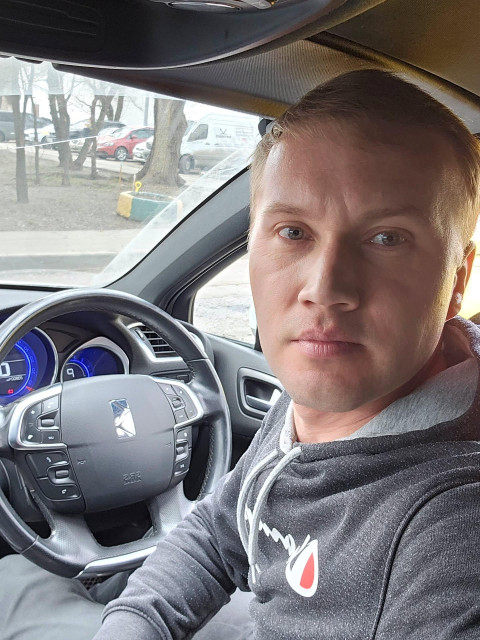 Илья, Москва, м. Окская, 38 лет, 3 фото. Нормальный парень не люблю приключения