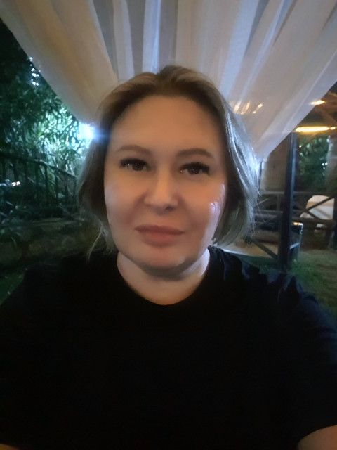 Алла, Россия, Тольятти, 48 лет. Познакомлюсь с уверенным в себе, с чувством юмора, твердо стоящим на ногах мужчиной, который ищет сеБлондинка желает познакомиться)