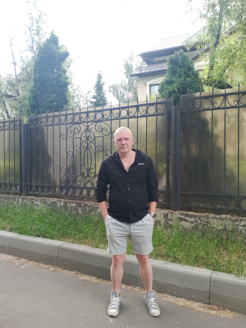 Кирилл, Россия, Москва, 43 года, 1 ребенок. Познакомлюсь с женщиной для любви и серьезных отношений, воспитания детей, дружбы и общения.Всем привет! Познакомлюсь с жизнерадостной девушкой для дружбы, отношений, а может и большего...; ).