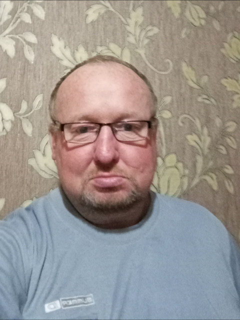 Сергей, Россия, Ульяновск, 51 год. Познакомлюсь с женщиной для любви и серьезных отношений, брака и создания семьи, гостевого брака, воСвободен. Люблю читать, но не ботан. Умею драться, но не спортсмен. Чувство юмора есть, но не клоун.