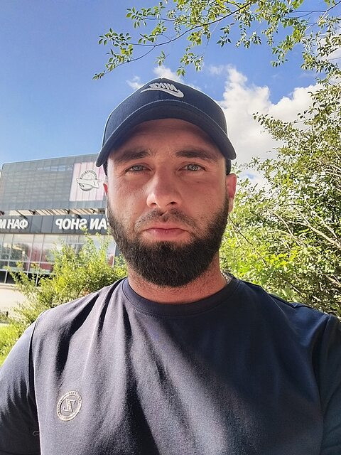 Денис, Россия, Донецк, 30 лет. Познакомлюсь с девушкой для любви и серьезных отношений, брака и создания семьи, дружбы и общения....